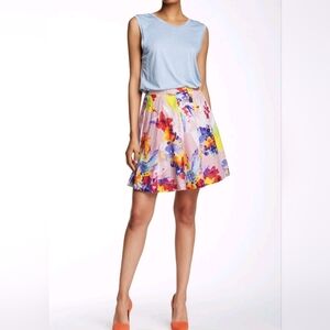 Trina Turk bubble Floral Crochet Women's Skirt size 0